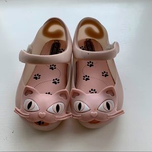 Mini Melissa cat jellies size 7